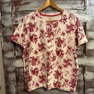 Chic Red Floral Short Sleeve Tee